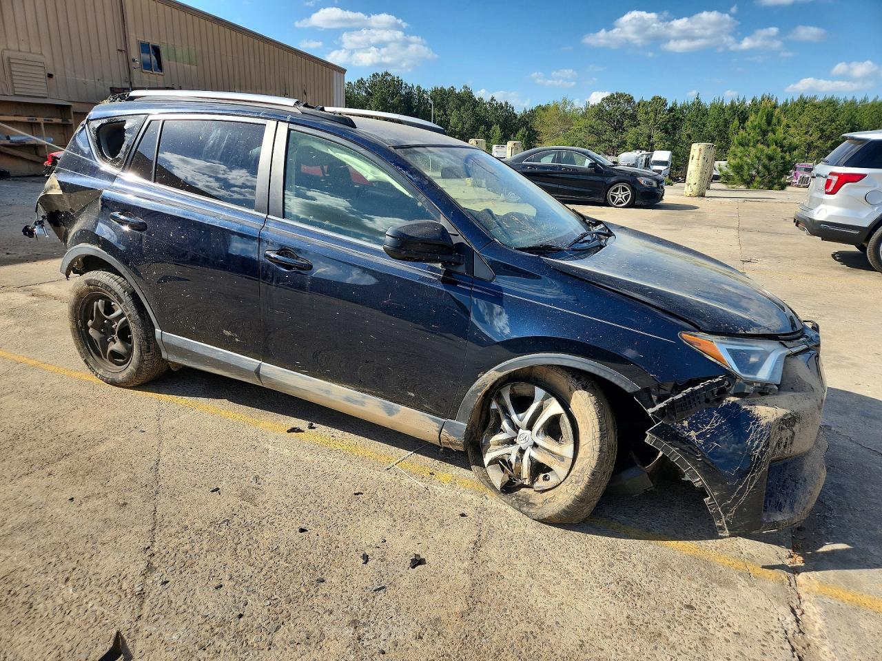 2018 Toyota Rav4 Le - zdjęcie 4