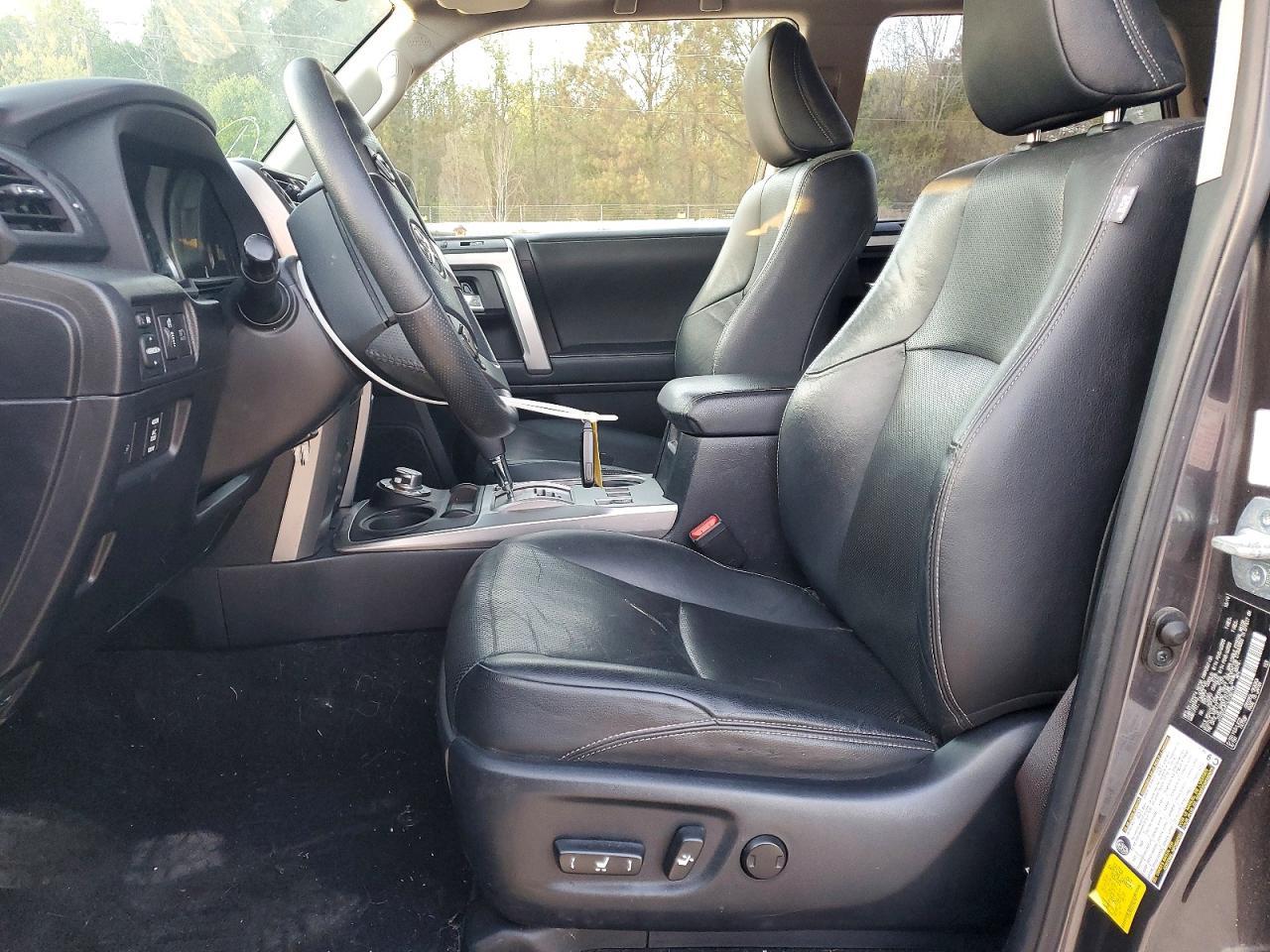 2020 Toyota 4 Runner - zdjęcie 7