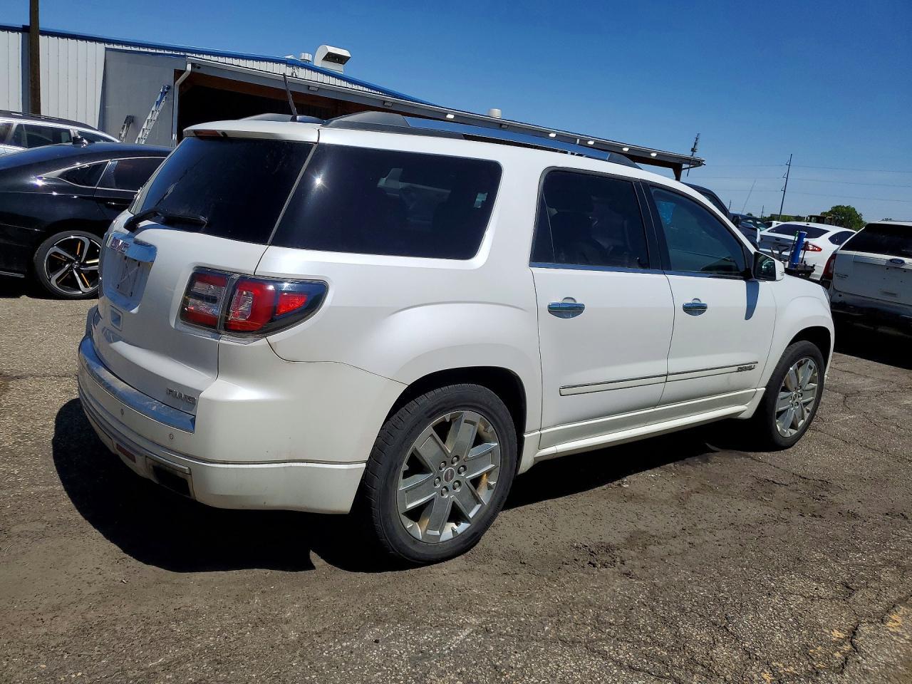 2016 GMC Acadia Denali - zdjęcie 3