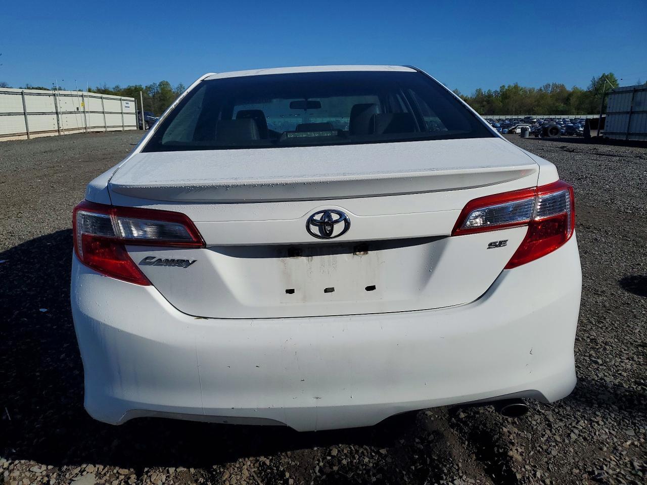 2014 Toyota Camry Se - zdjęcie 6