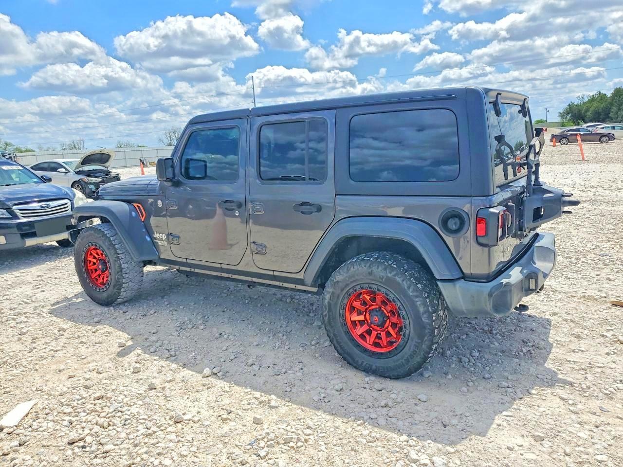 2019 Jeep Wrangler Unlimited Sport - zdjęcie 2