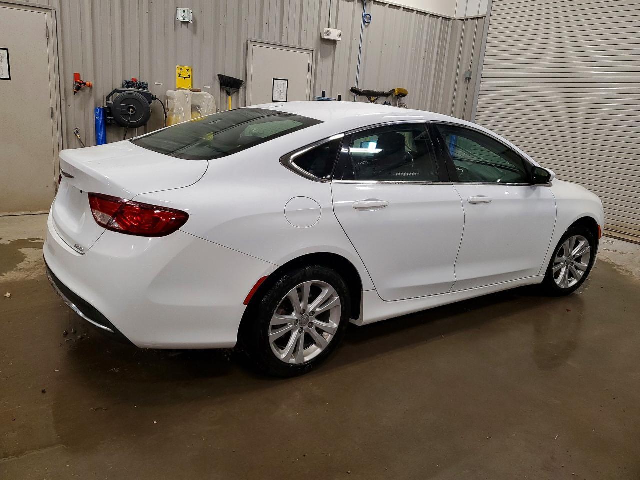 2015 Chrysler 200 Limited - zdjęcie 3