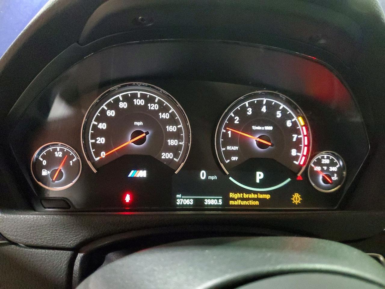 2020 BMW M4 - zdjęcie 9