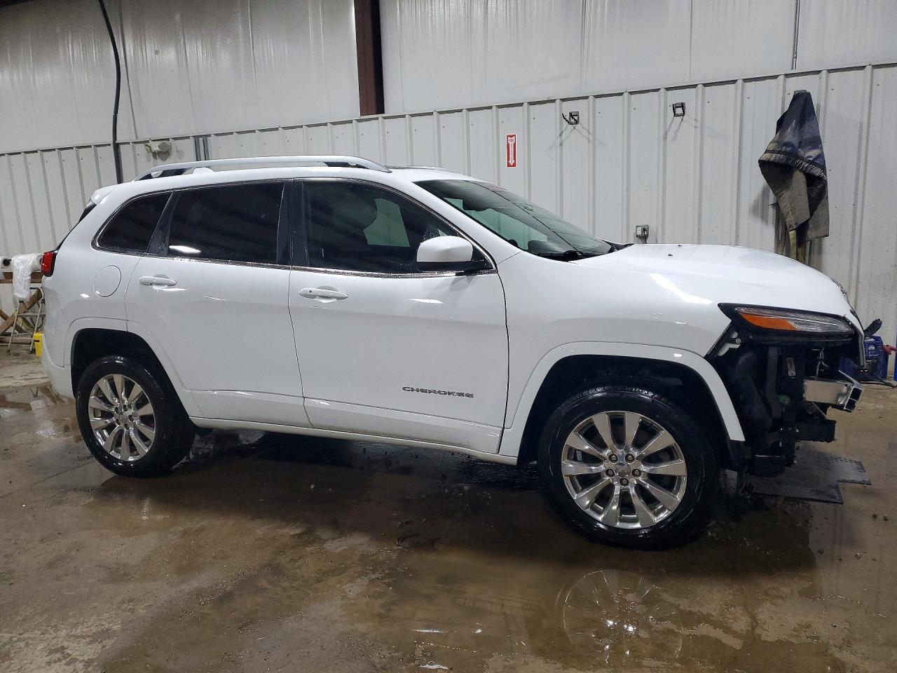 2017 Jeep Cherokee Overland - zdjęcie 4