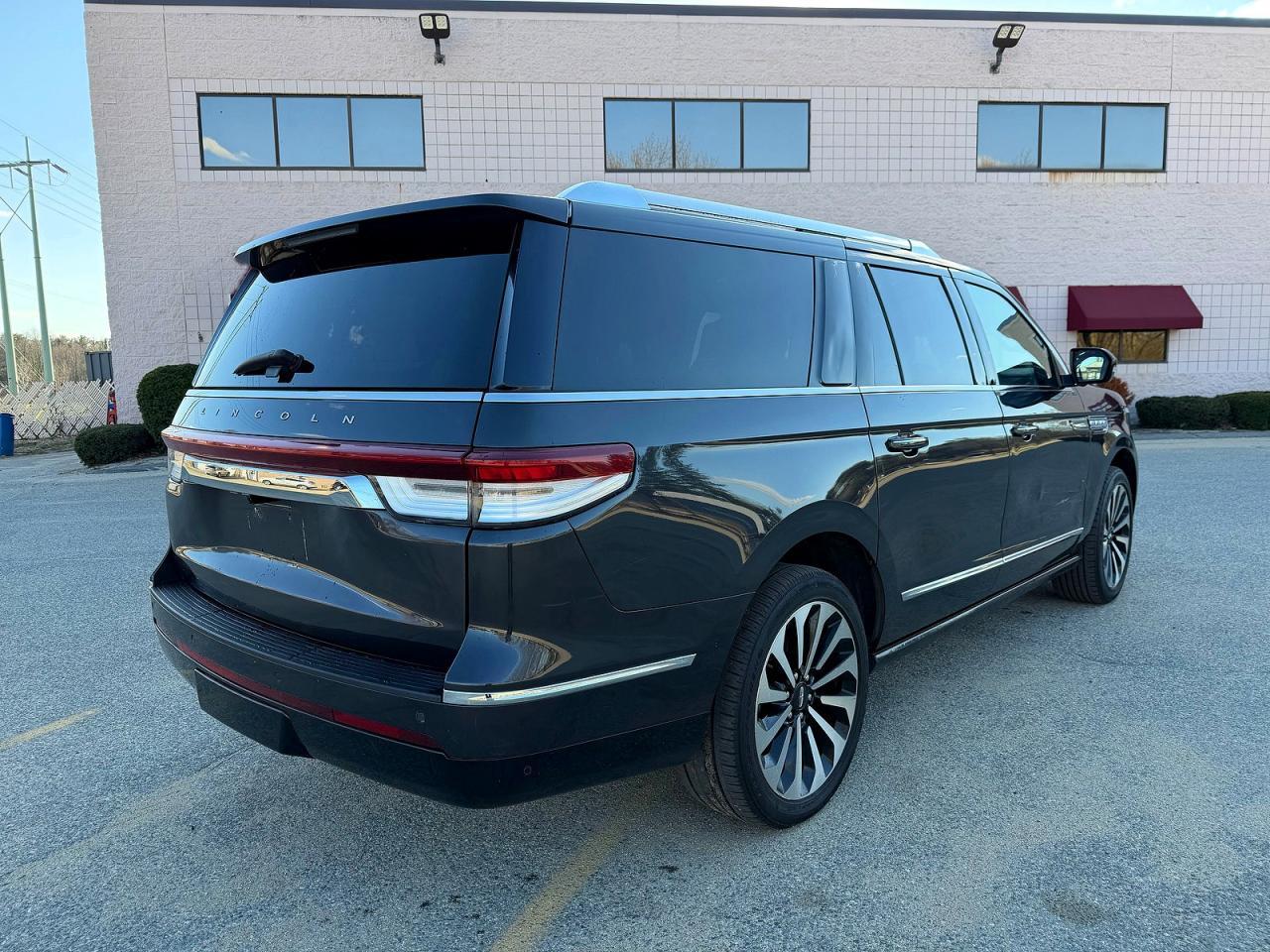 2023 Lincoln Navigator L Reserve - zdjęcie 4