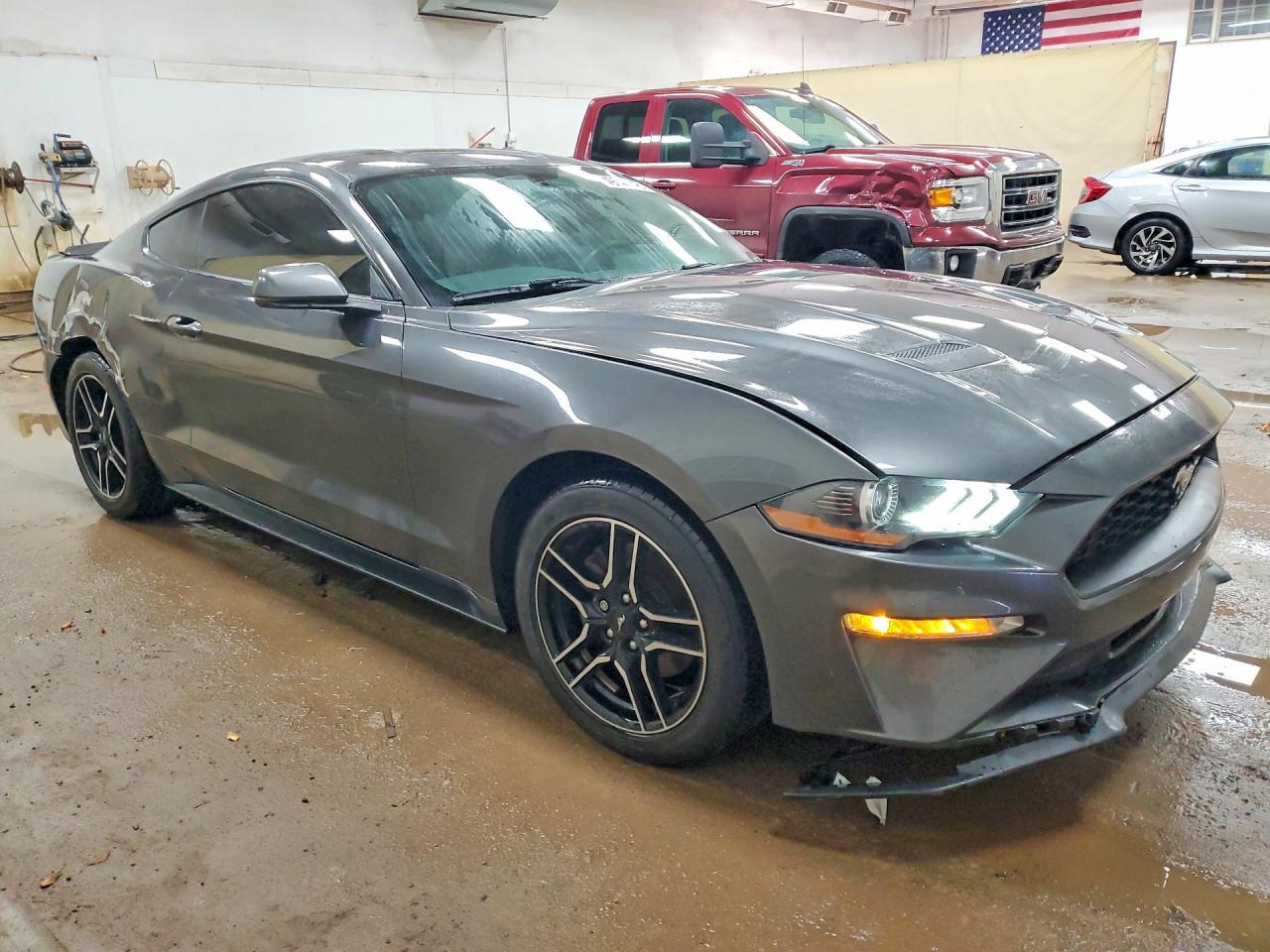 2018 Ford Mustang - zdjęcie 4