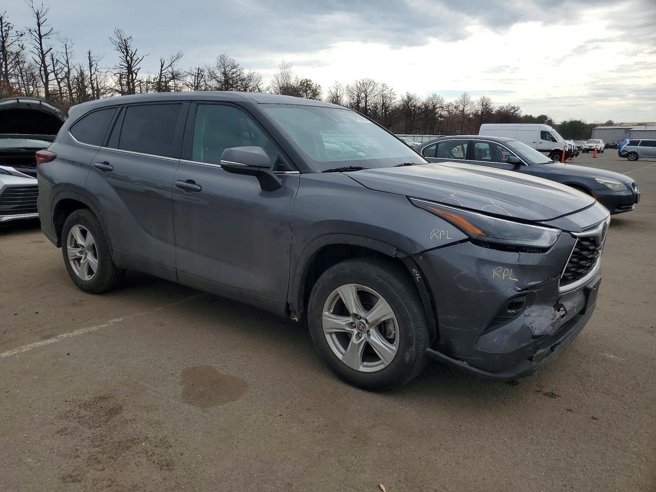 2024 Toyota Highlander Le - zdjęcie 4