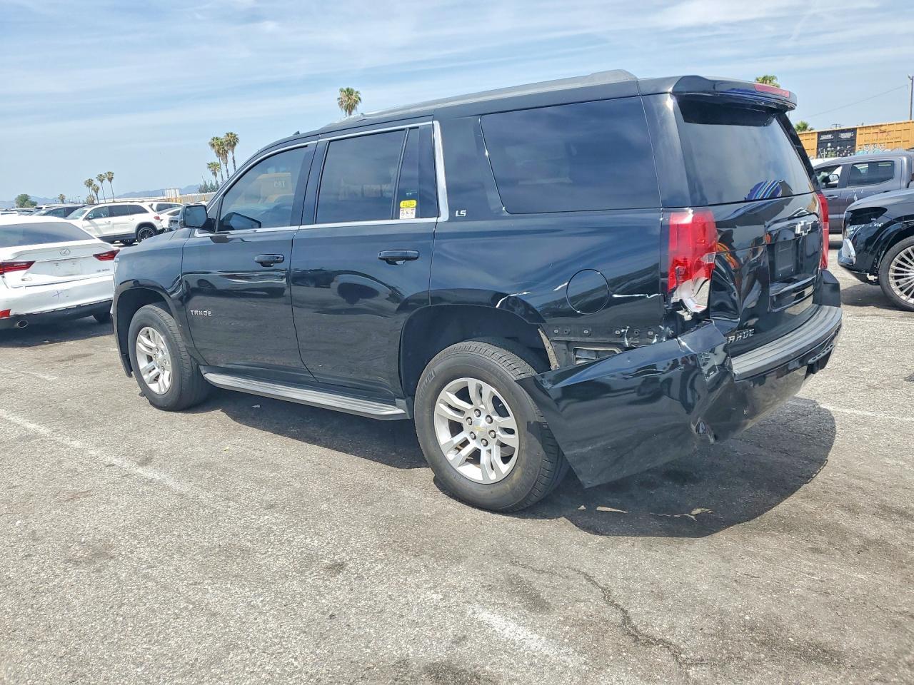 2016 Chevrolet Tahoe C1500 Ls - zdjęcie 2