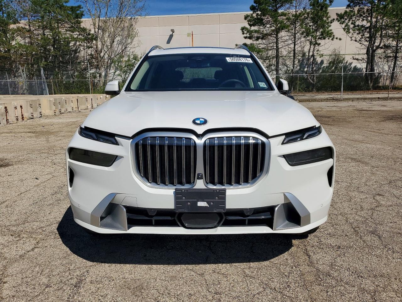 2026 BMW X7 xDrive40I - zdjęcie 5