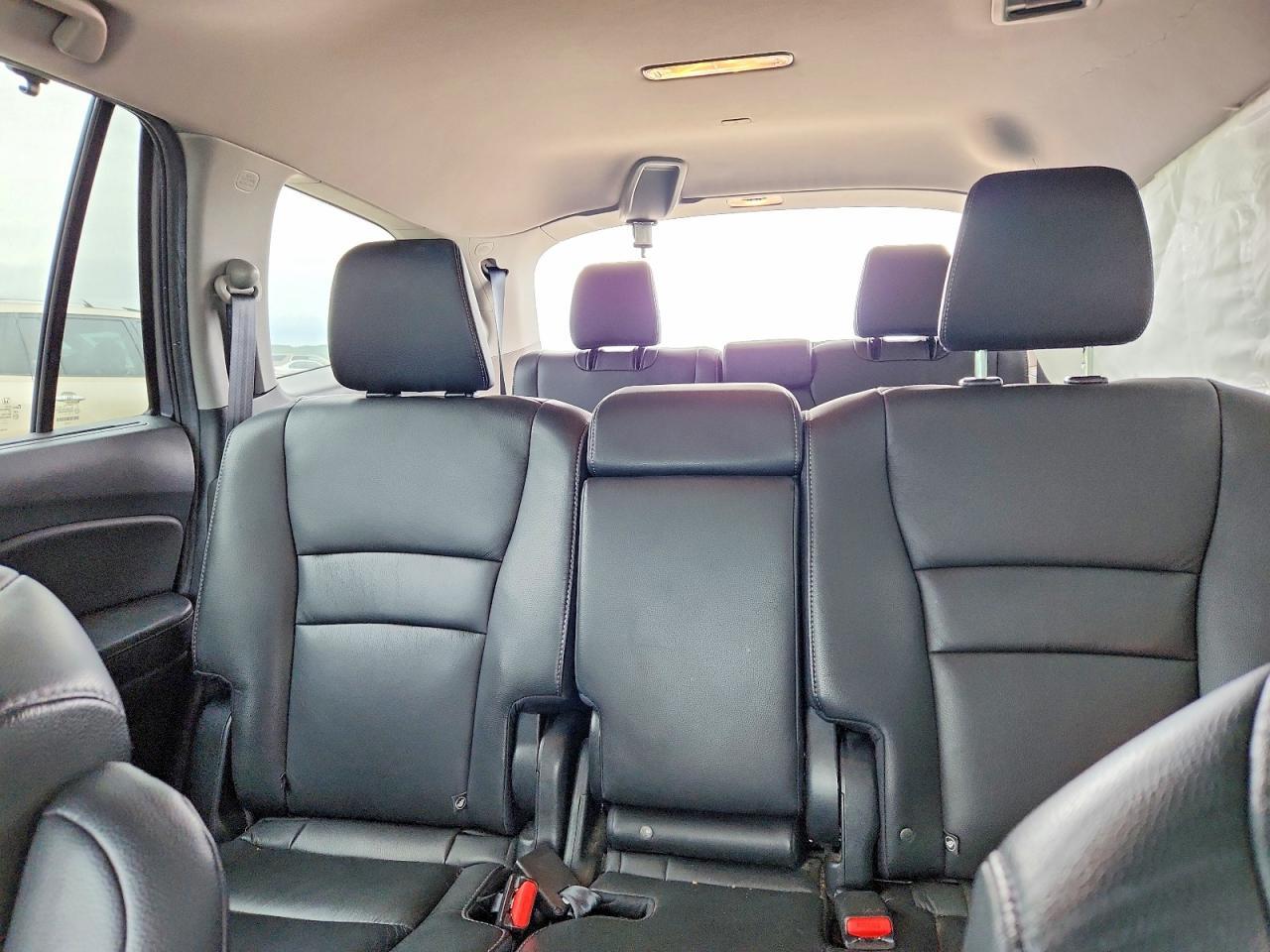 2021 Honda Pilot Touring - zdjęcie 10