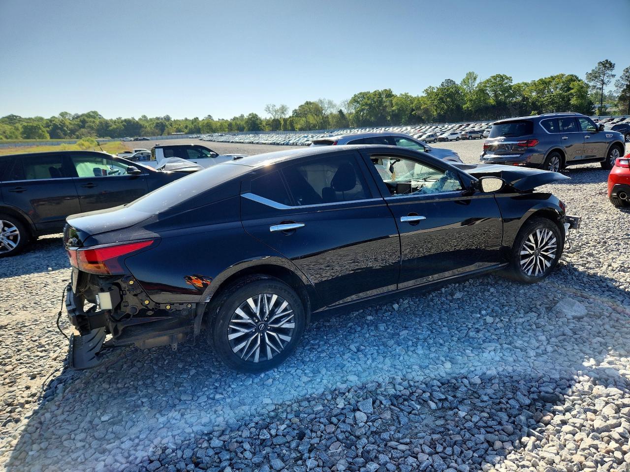 2024 Nissan Altima Sv - zdjęcie 3