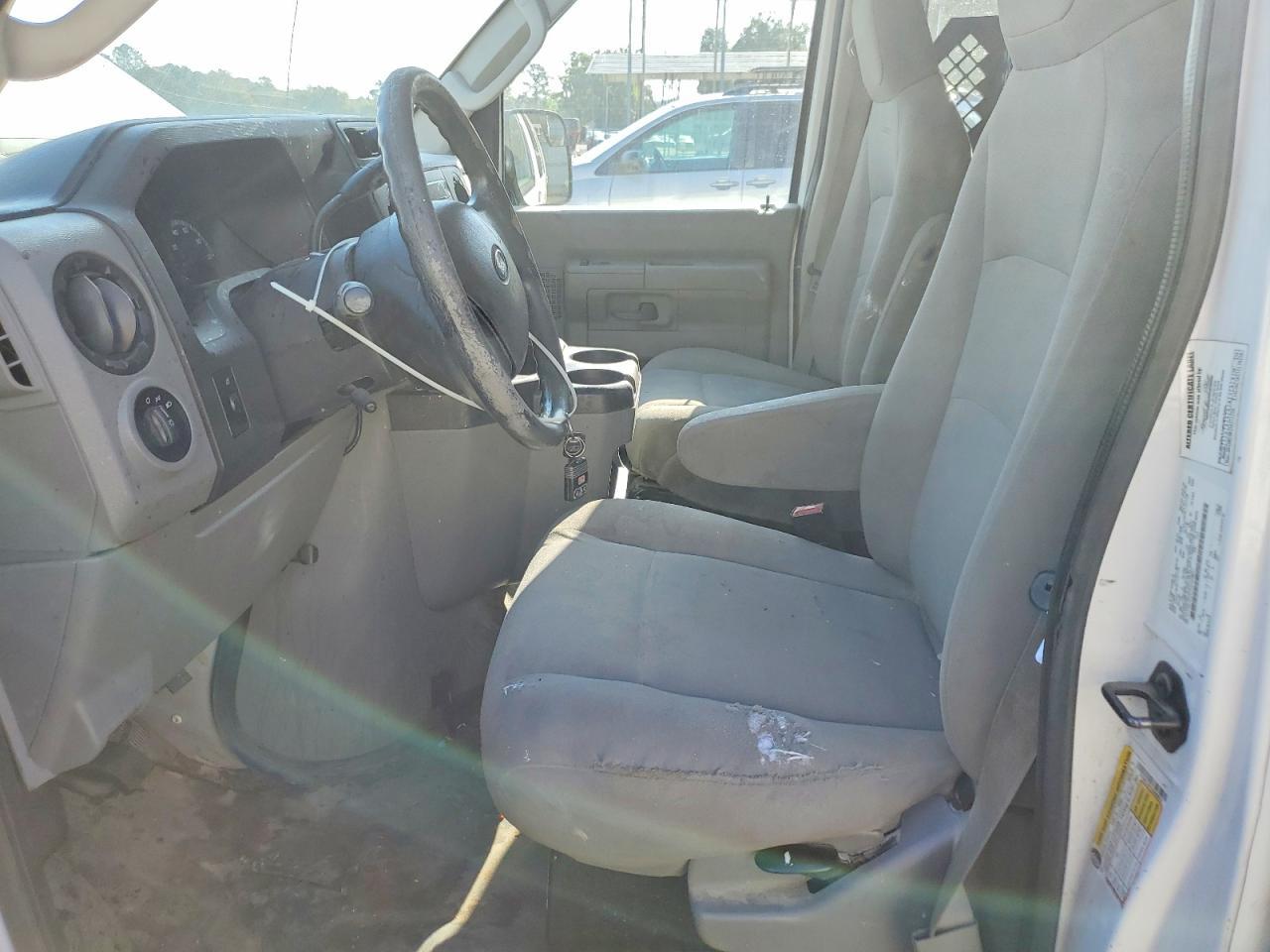 2014 Ford Econoline E150 Van - zdjęcie 7