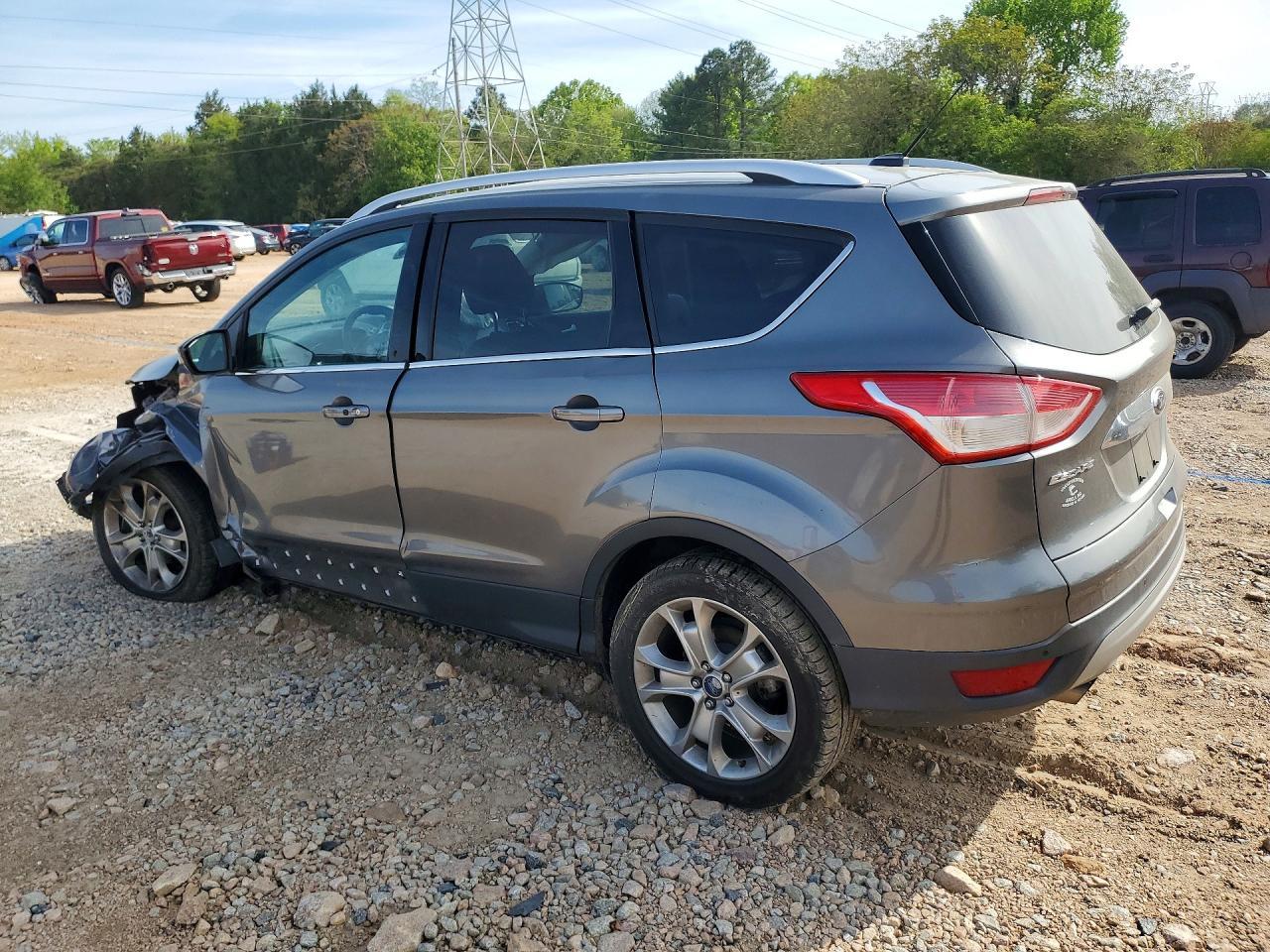 2014 Ford Escape Titanium - zdjęcie 2