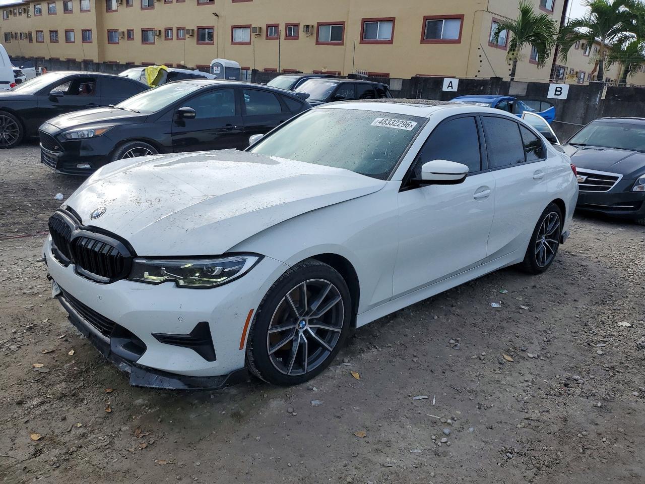 2020 BMW 330I - zdjęcie główne