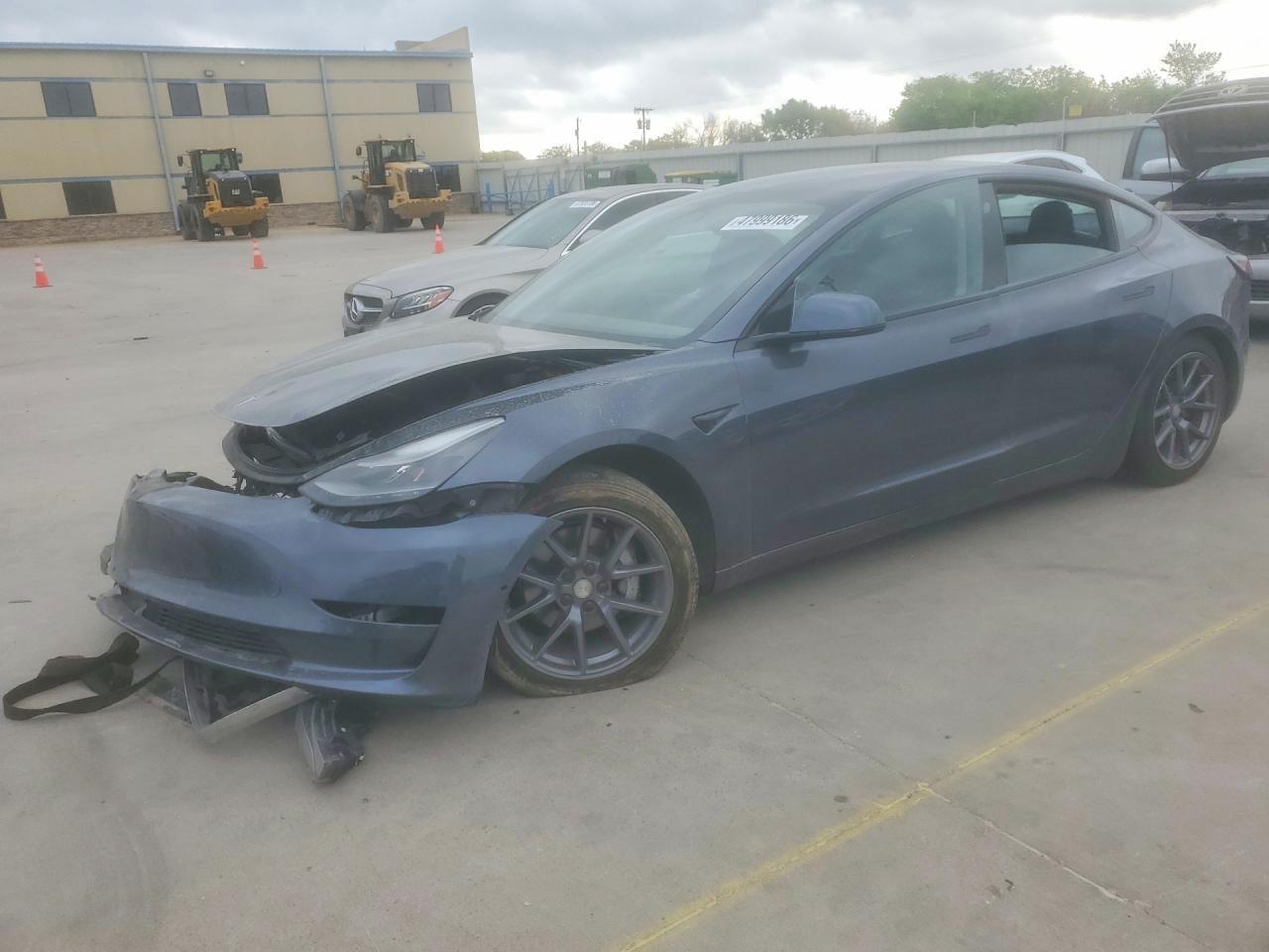 2022 Tesla Model 3 - zdjęcie główne