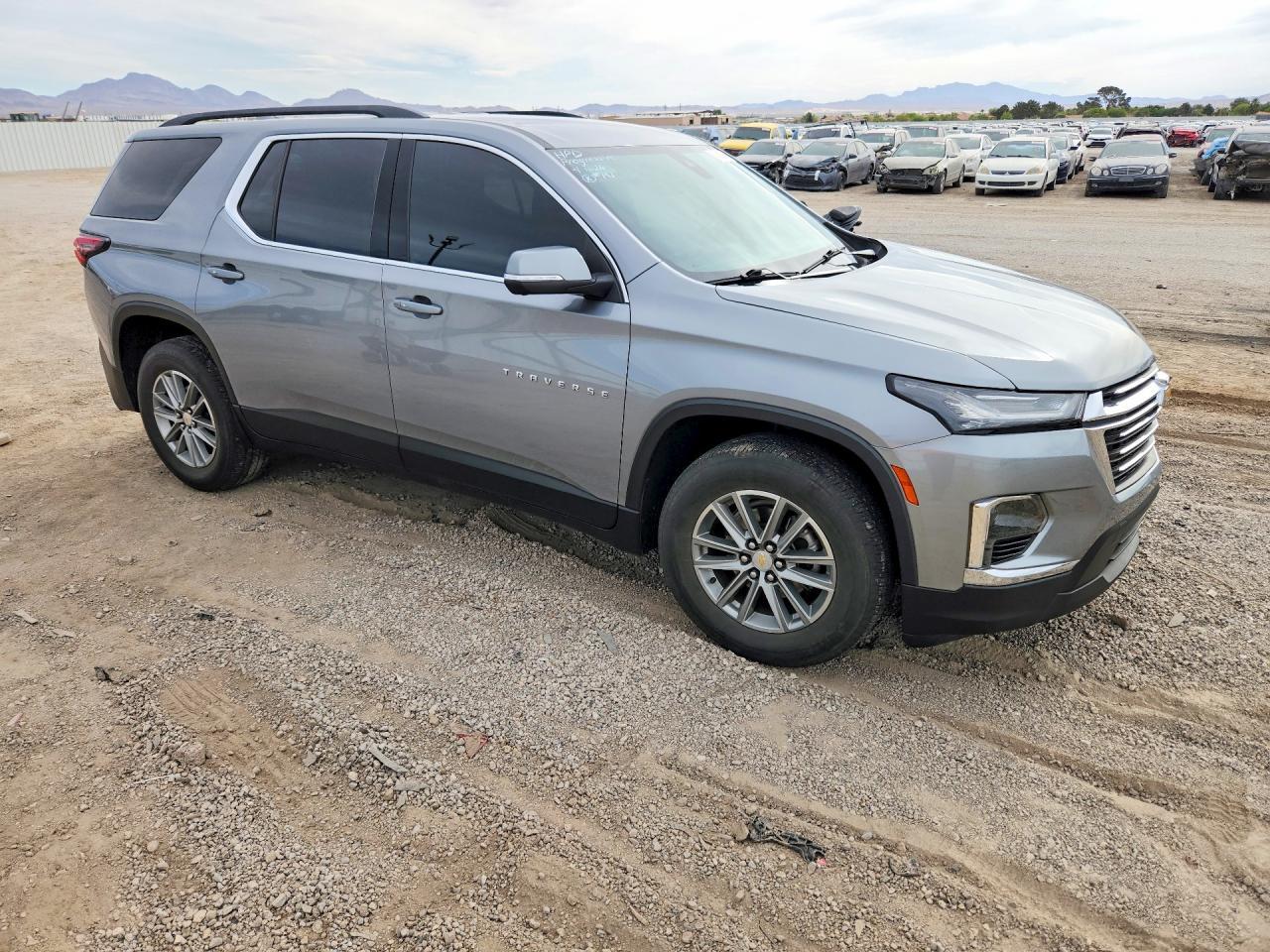 2023 Chevrolet Traverse Lt - zdjęcie 4