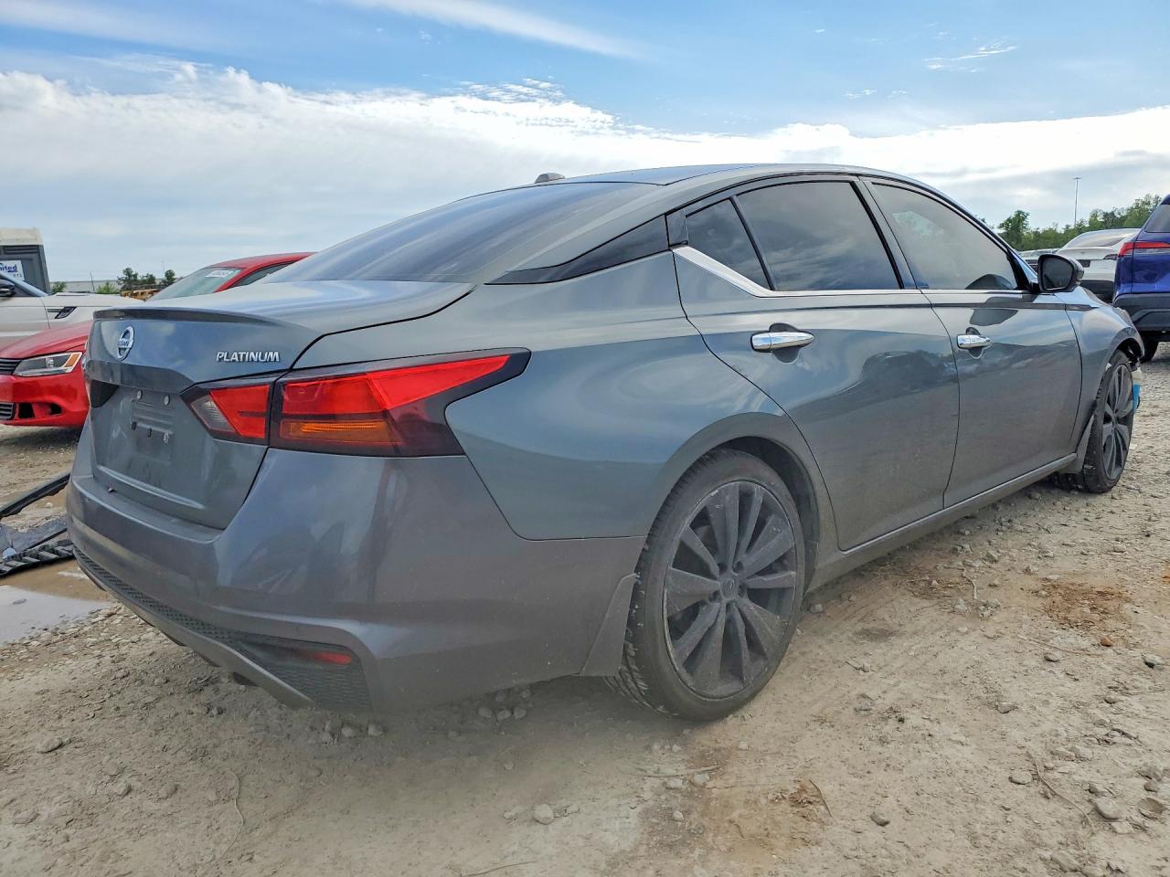 2020 Nissan Altima 2.5 Platinum - zdjęcie 3