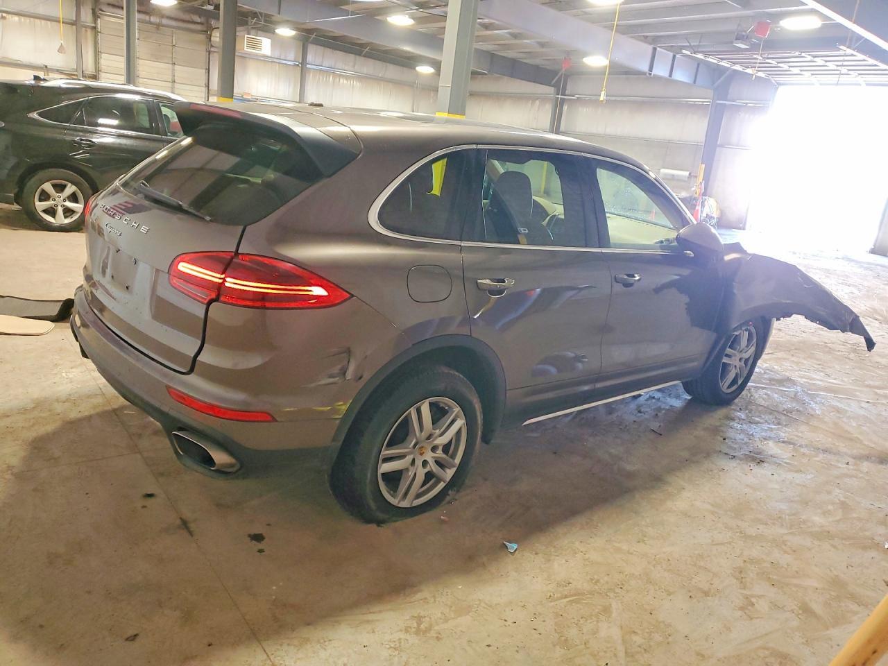 2016 Porsche Cayenne - zdjęcie 3