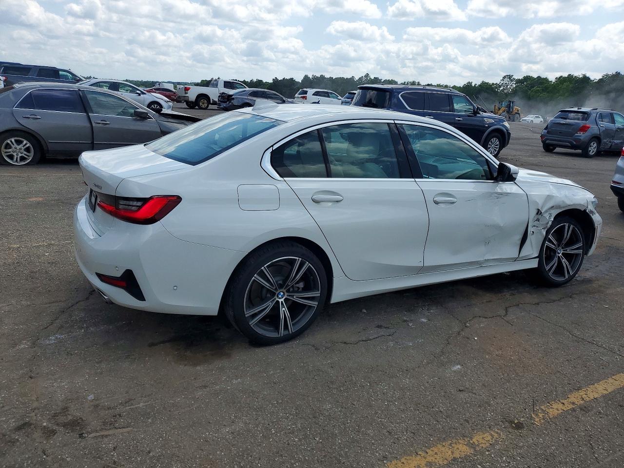 2021 BMW 330I - zdjęcie 3