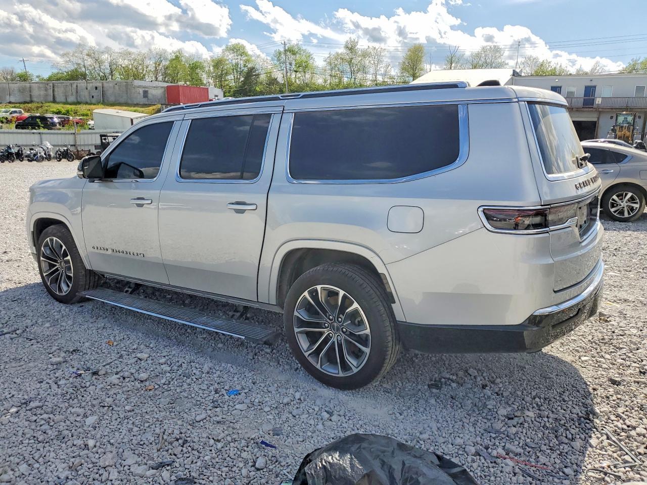 2024 Jeep Grand Wagoneer - zdjęcie 2