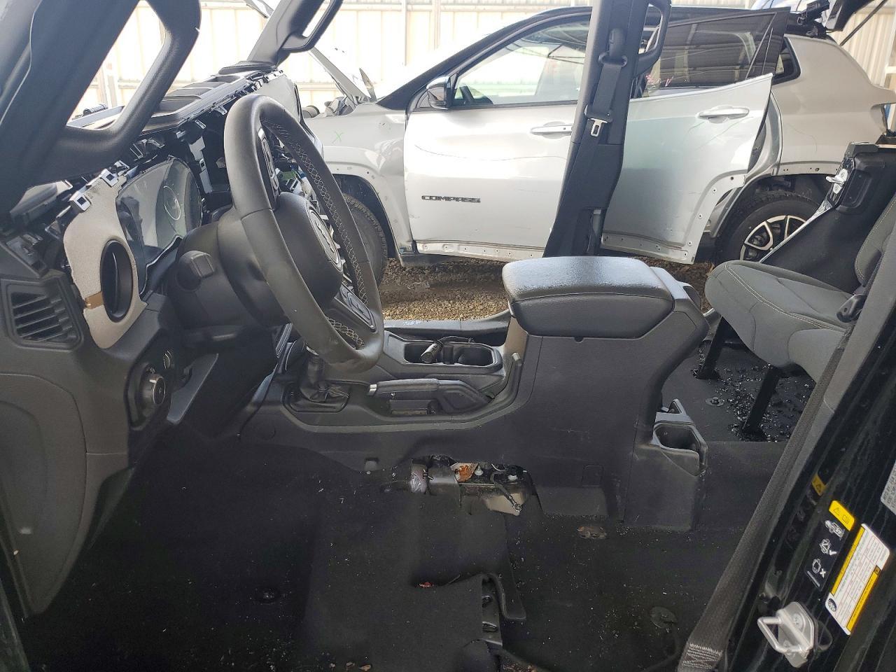 2025 Jeep Wrangler Sport - zdjęcie 7