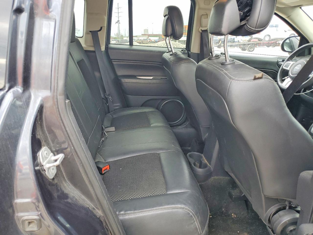 2015 Jeep Compass Latitude - zdjęcie 10