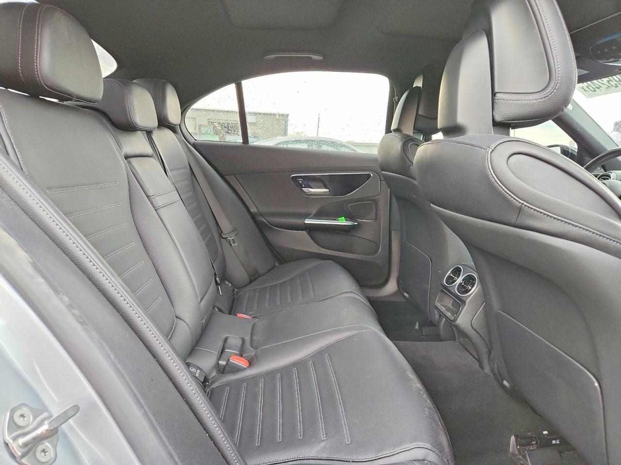 2022 Mercedes-Benz C 300 4Matic - zdjęcie 10