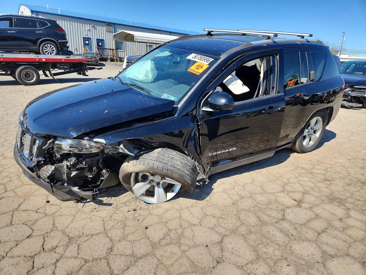 2017 Jeep Compass Latitude - zdjęcie główne
