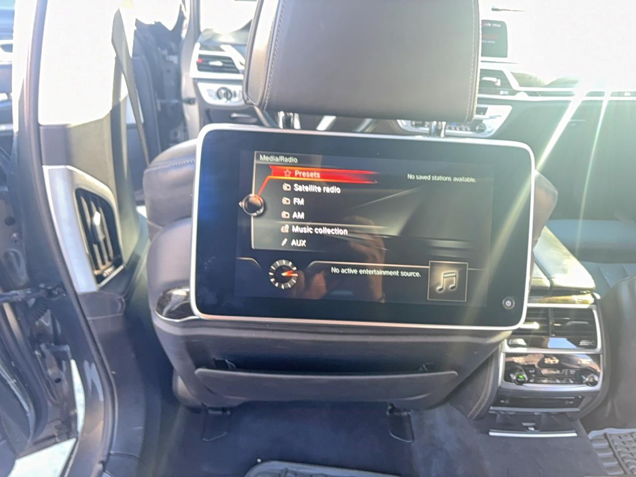 2016 BMW 750 Xi - zdjęcie 14