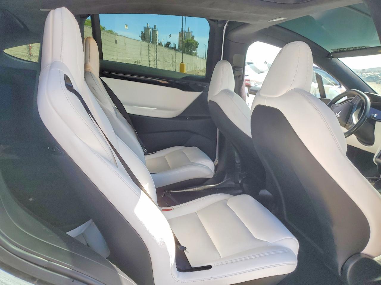 2020 Tesla Model X - zdjęcie 11