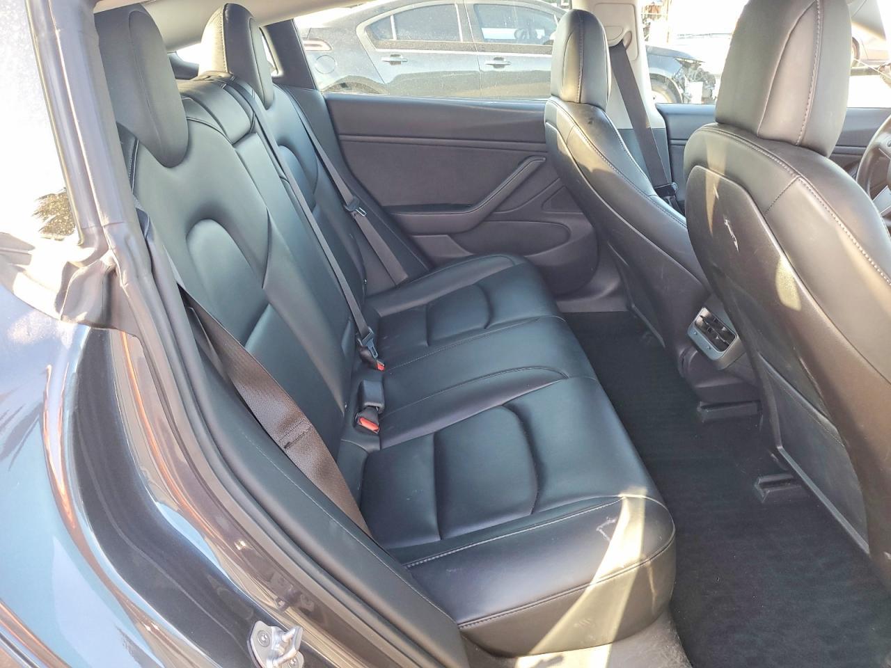 2018 Tesla Model 3 - zdjęcie 10