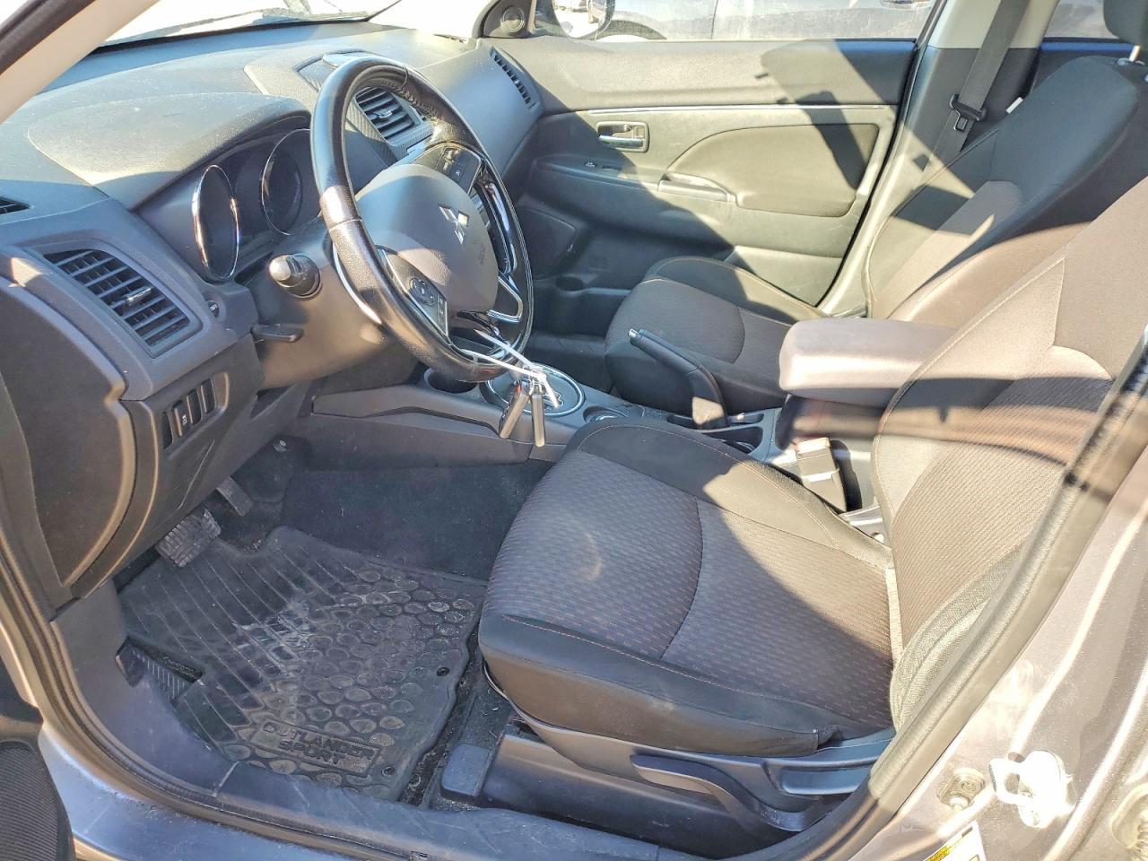 2016 Mitsubishi Outlander Sport Es - zdjęcie 7