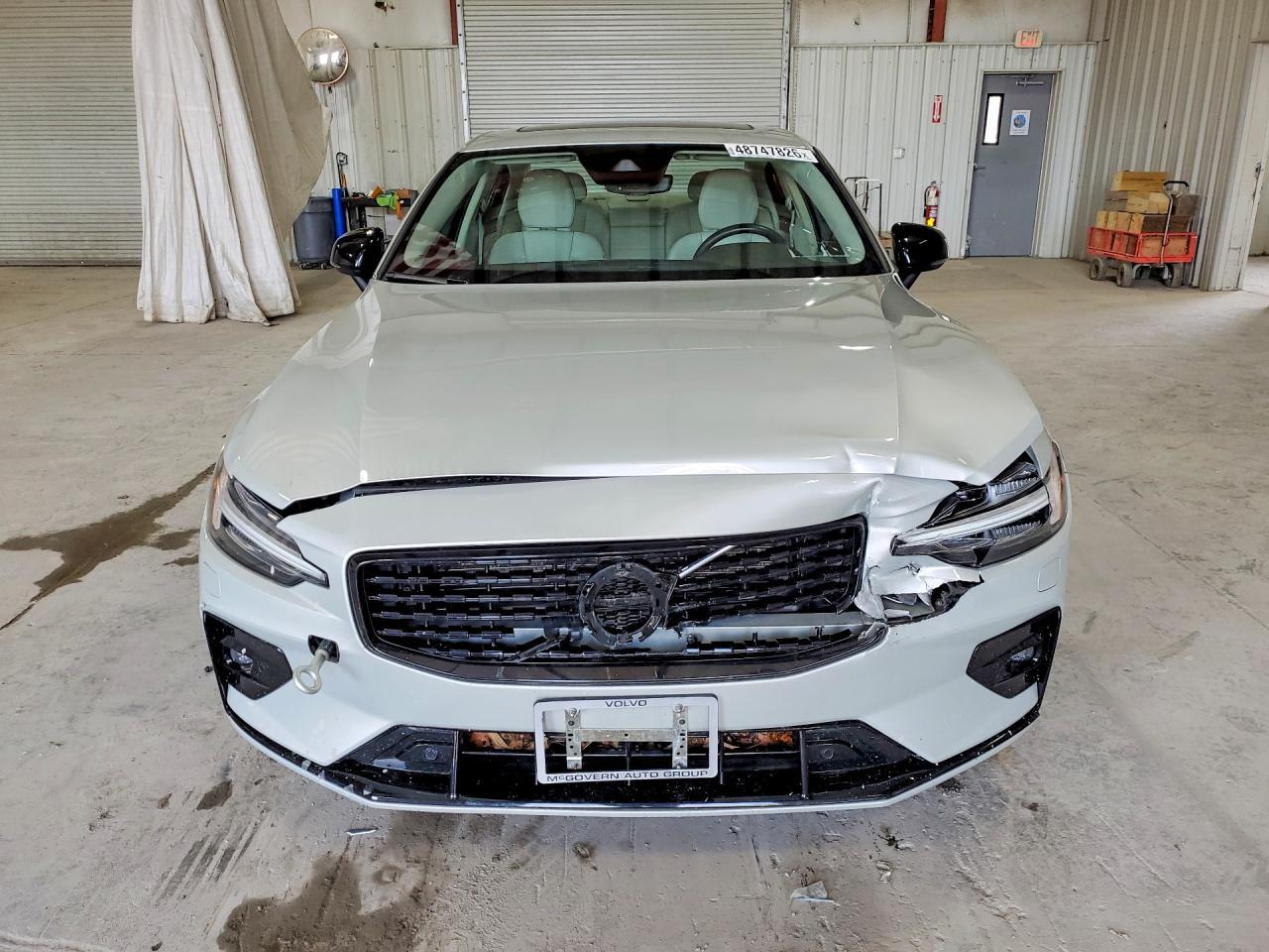 2022 Volvo S60 B5 Momentum - zdjęcie 5