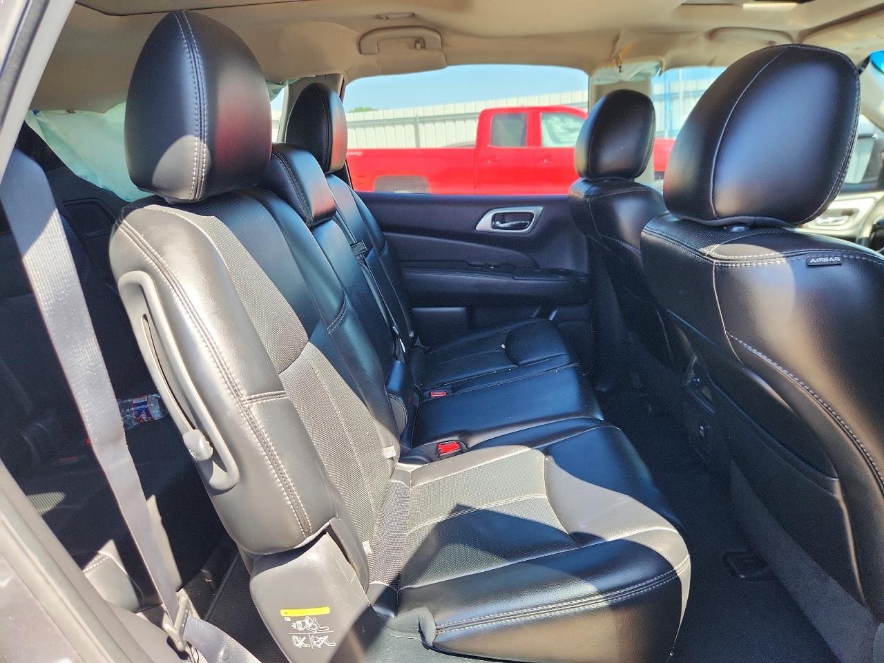 2015 Nissan Pathfinder S - zdjęcie 11