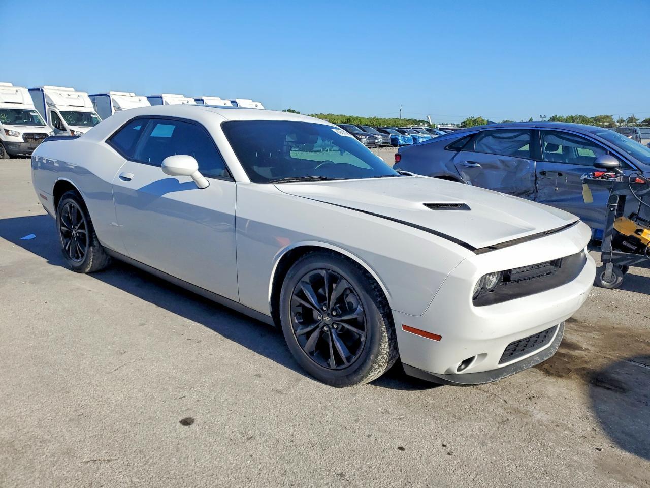 2021 Dodge Challenger Sxt - zdjęcie 4