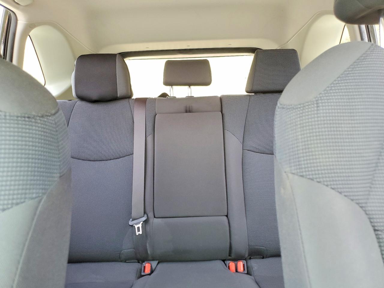 2019 Toyota Rav4 Le - zdjęcie 10
