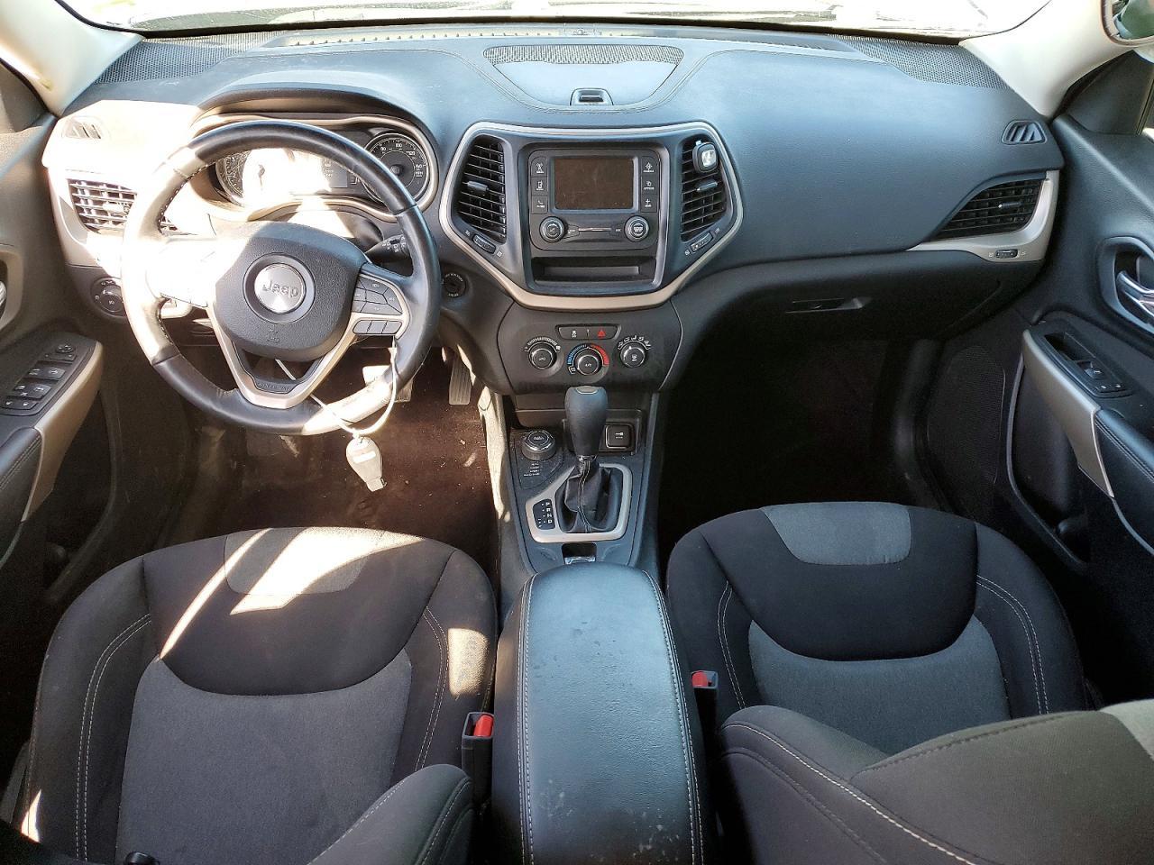 2018 Jeep Cherokee Latitude - zdjęcie 8