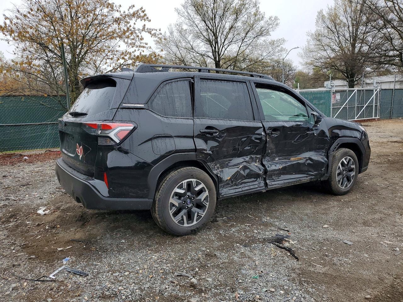 2025 Subaru Forester Premium - zdjęcie 3