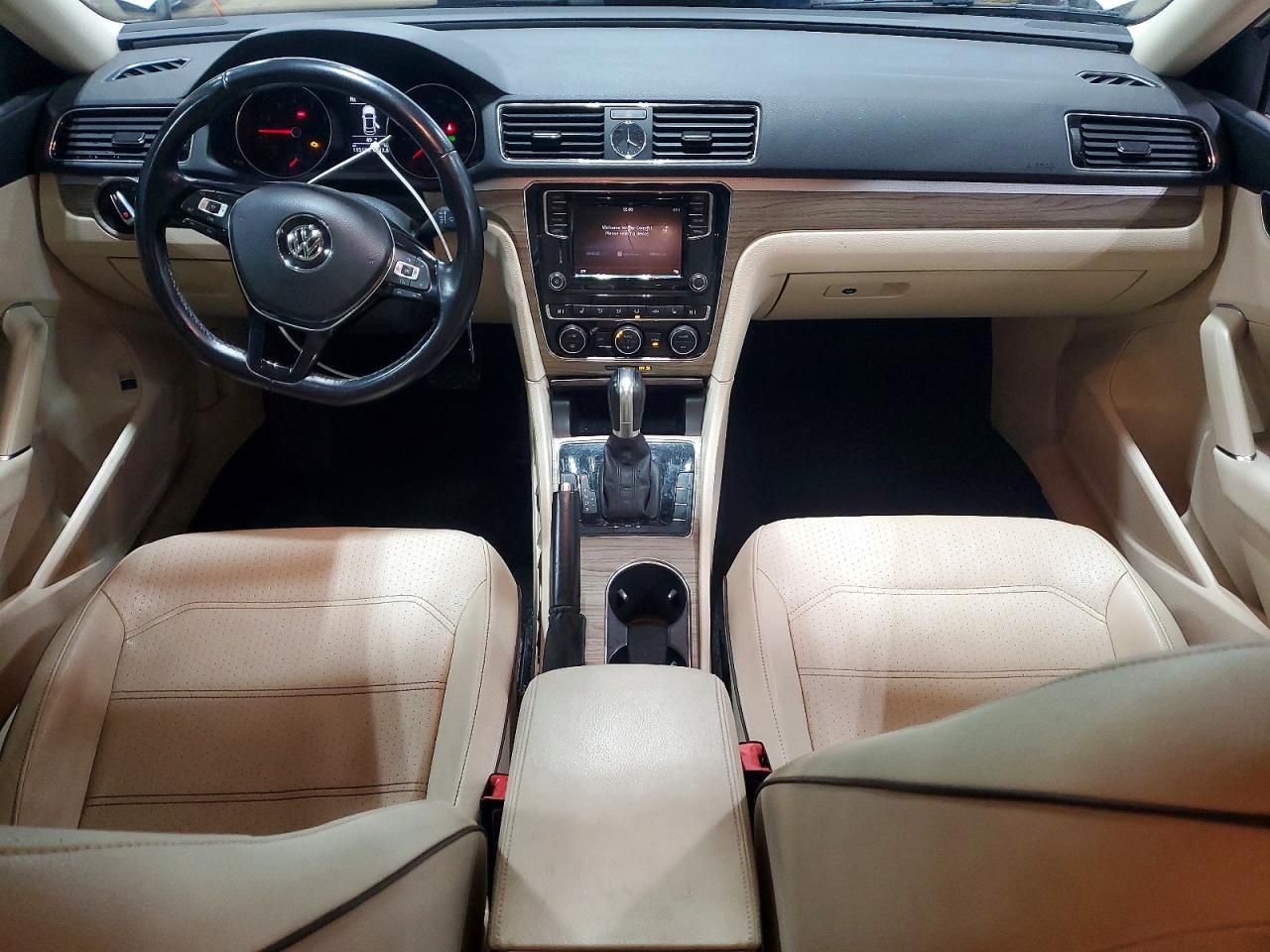 2016 Volkswagen Passat Se - zdjęcie 8