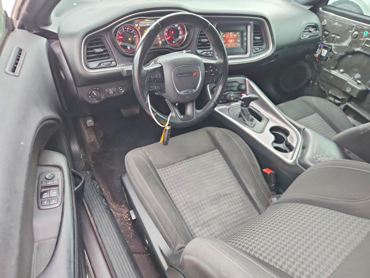 2017 Dodge Challenger Sxt - zdjęcie 8