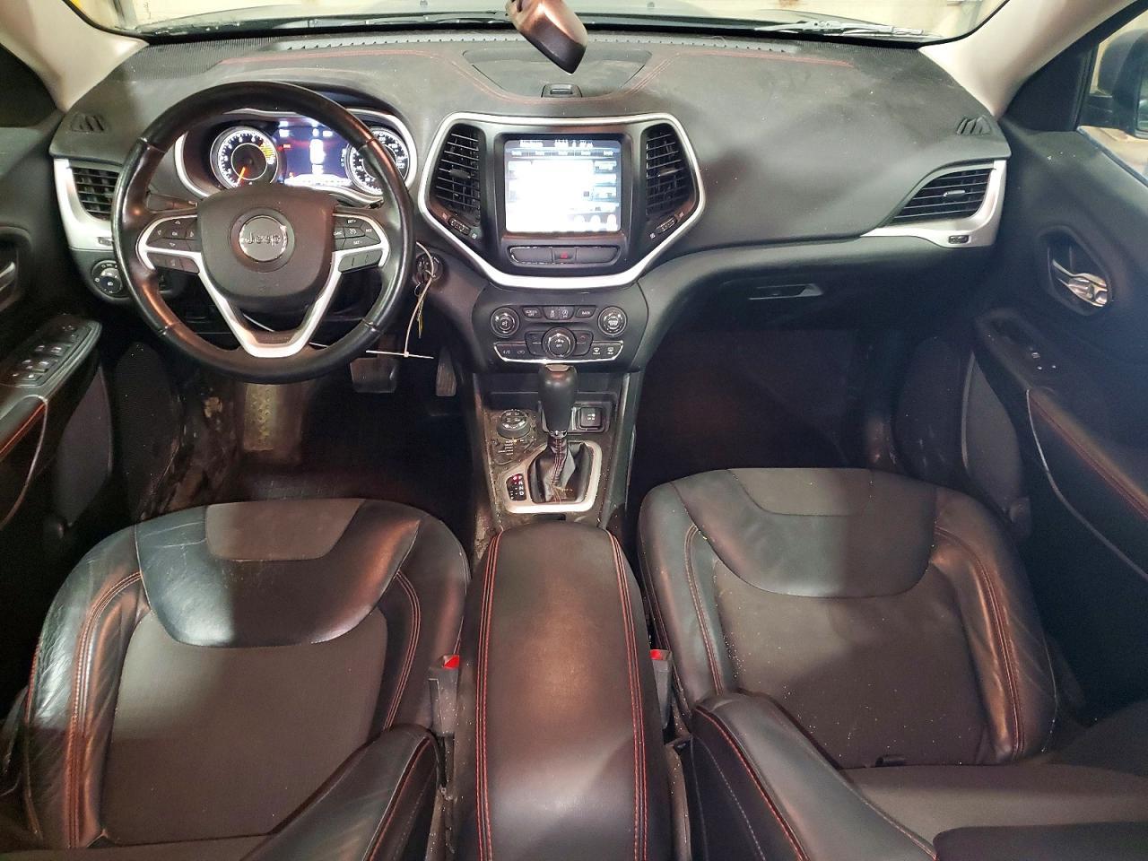 2017 Jeep Cherokee Trailhawk - zdjęcie 8