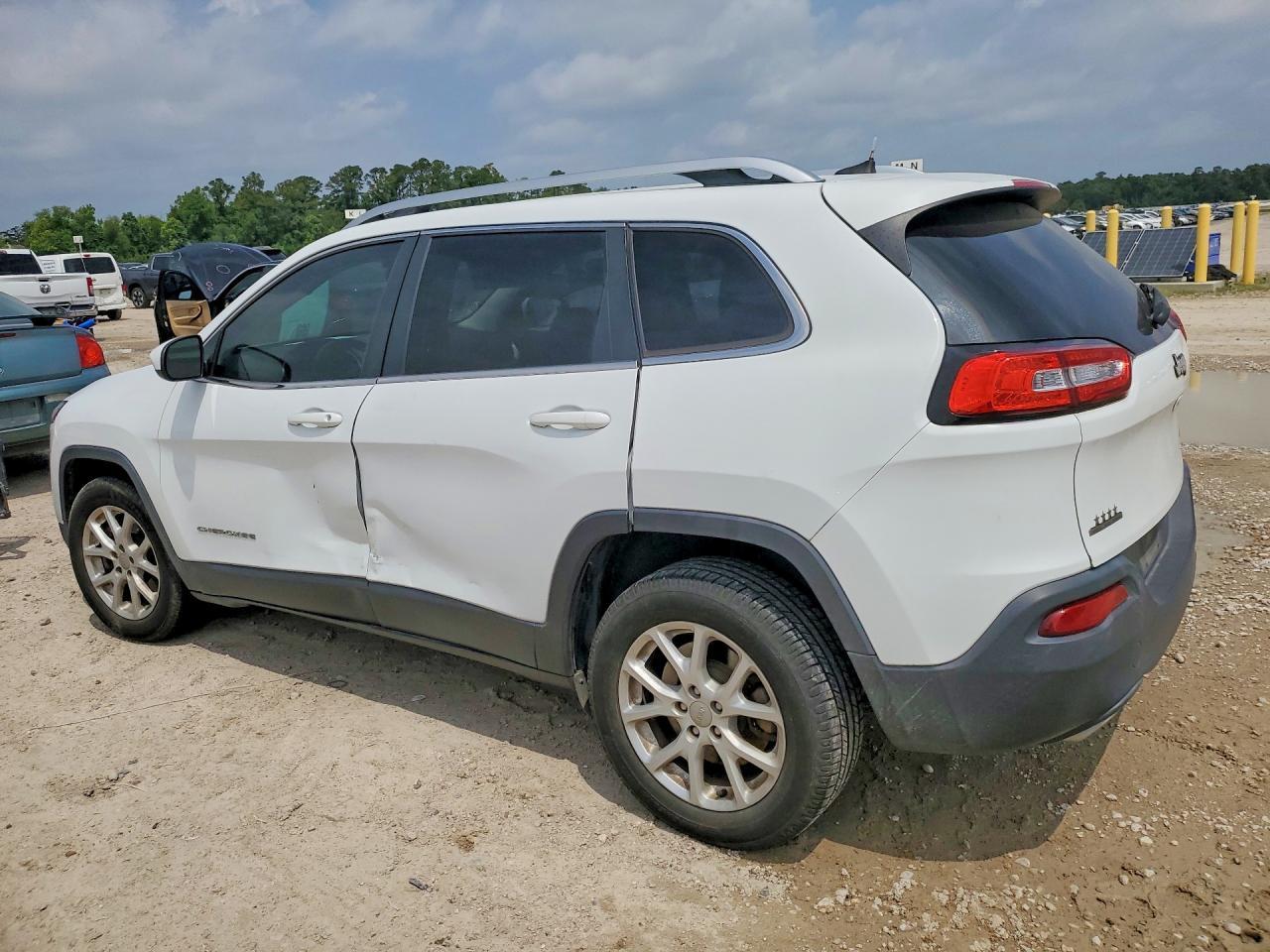 2016 Jeep Cherokee Latitude - zdjęcie 2