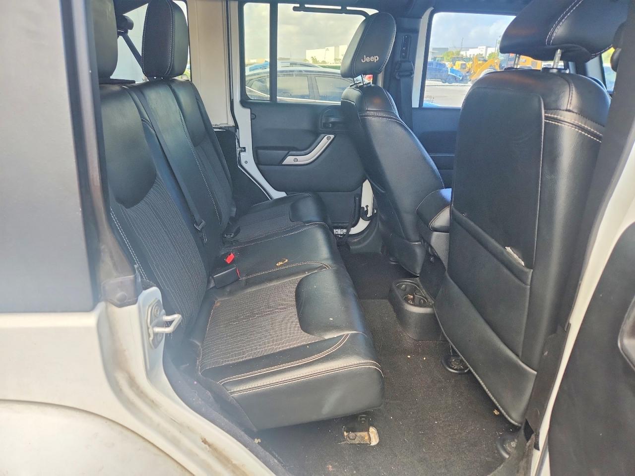 2015 Jeep Wrangler Unlimited Sport - zdjęcie 10