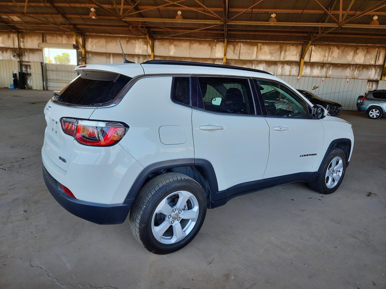 2020 Jeep Compass Latitude - zdjęcie 3