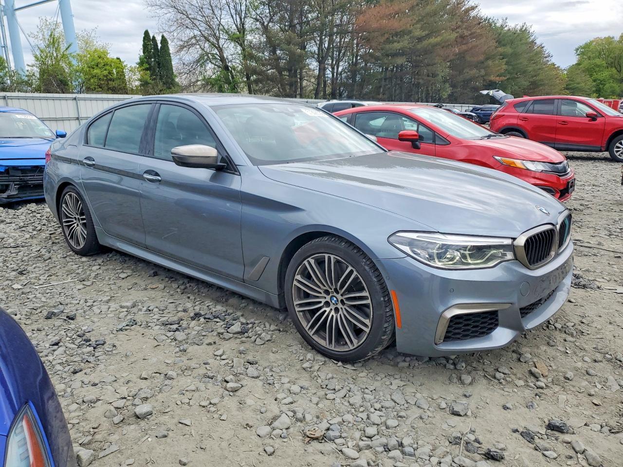 2018 BMW Seria 5 M550i - zdjęcie 4