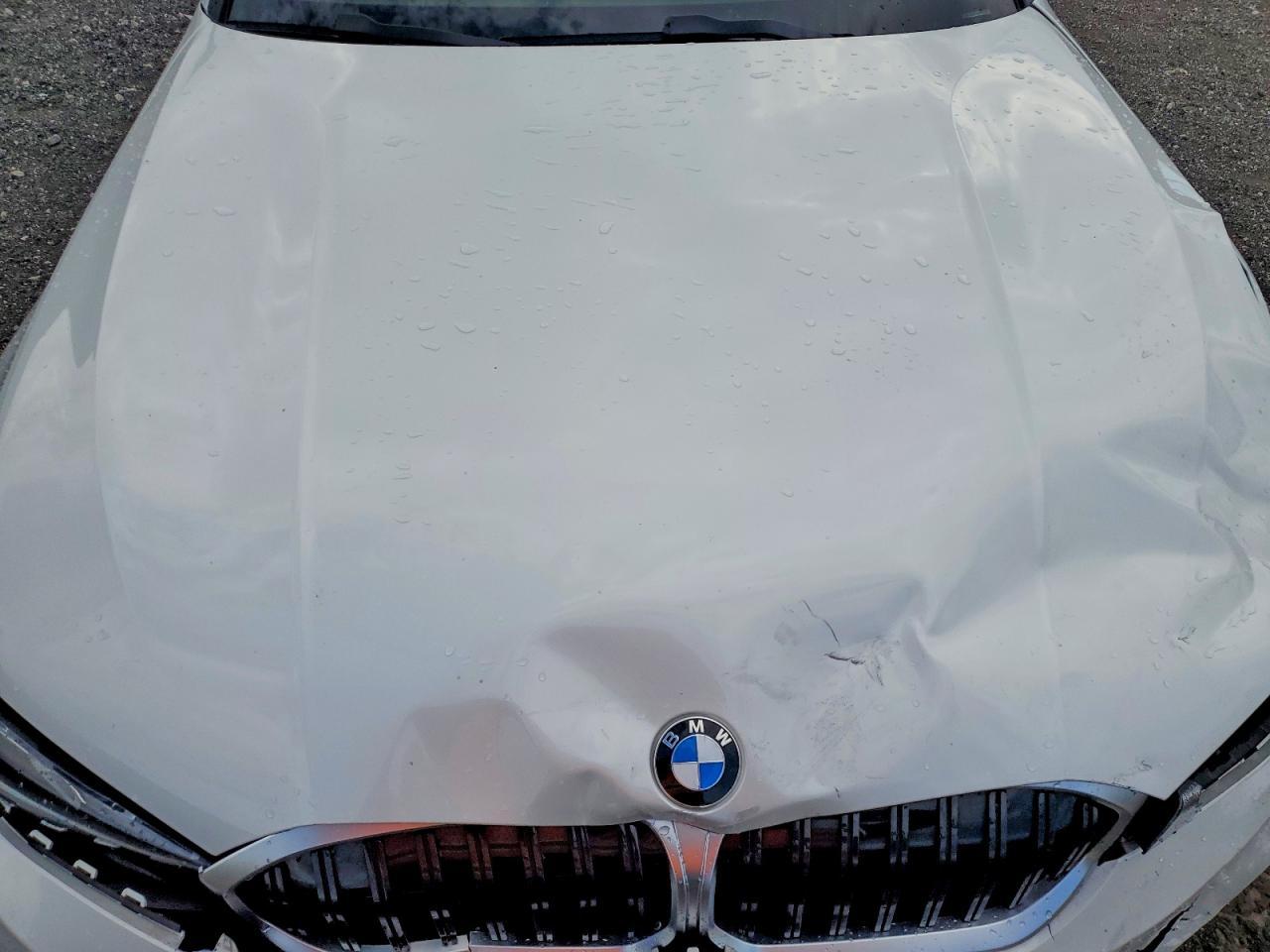 2025 BMW 330I - zdjęcie 11