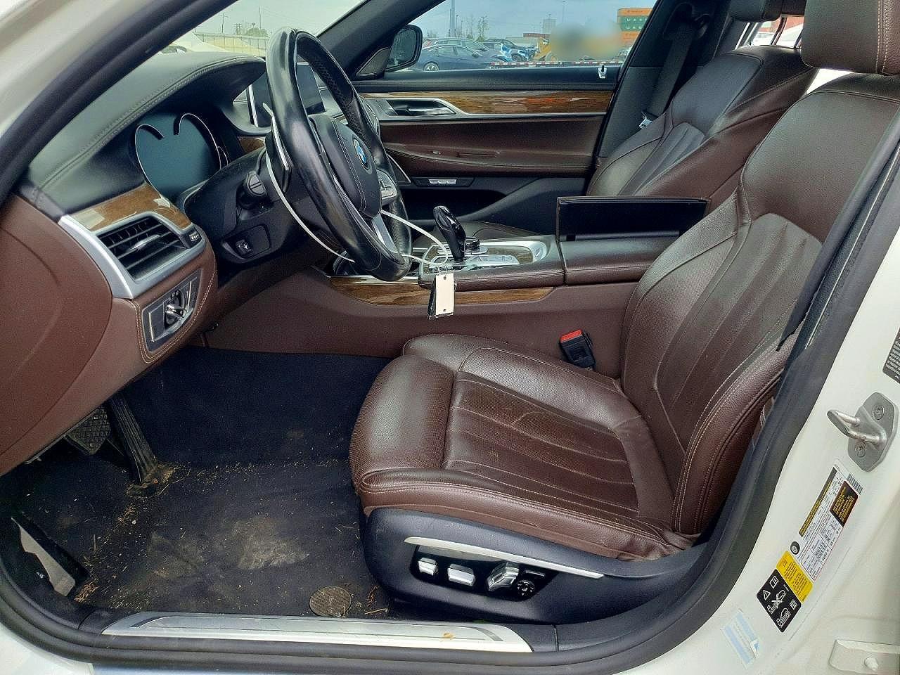 2017 BMW 740 Xi - zdjęcie 7