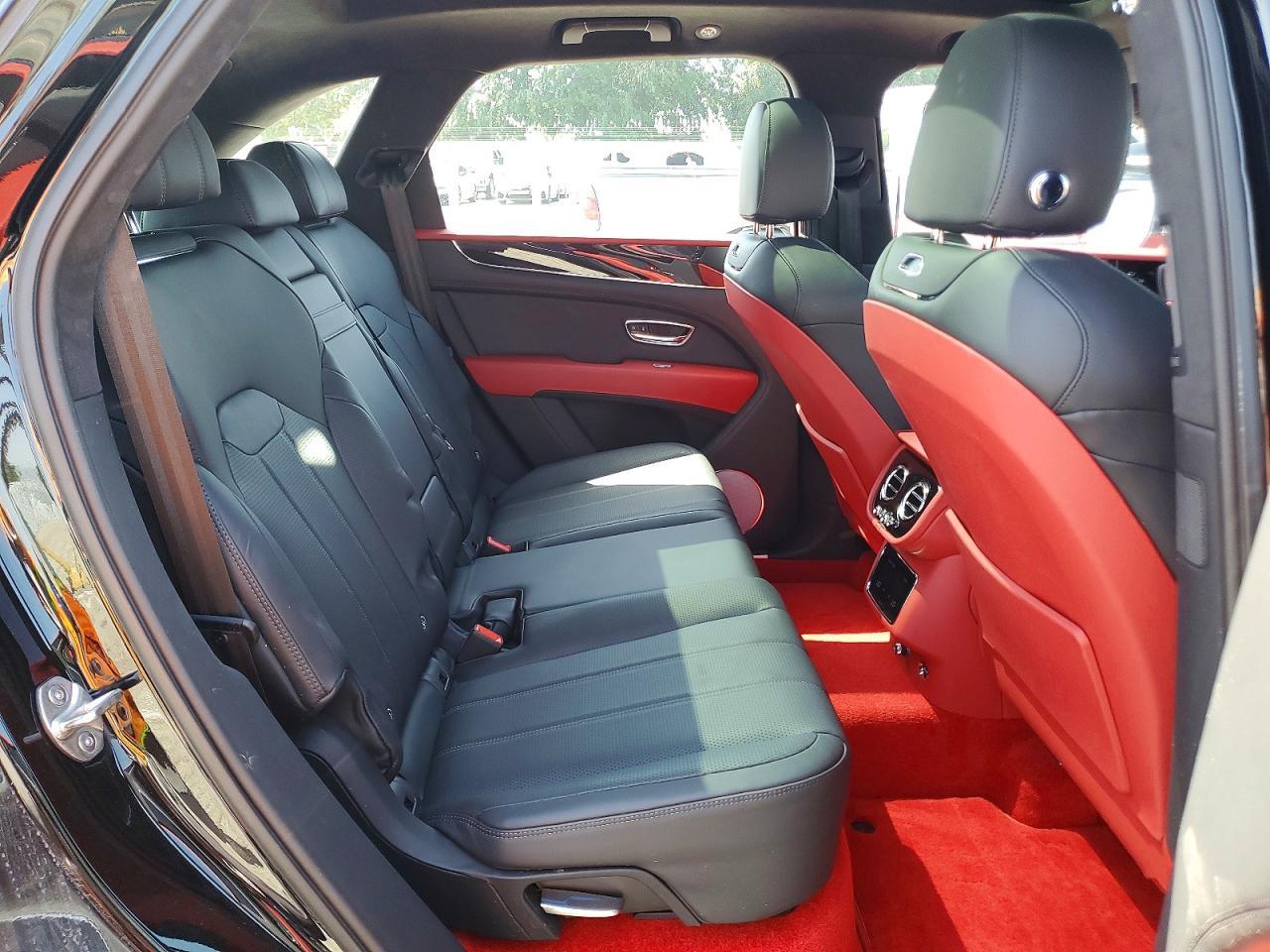 2024 Bentley Bentayga - zdjęcie 11