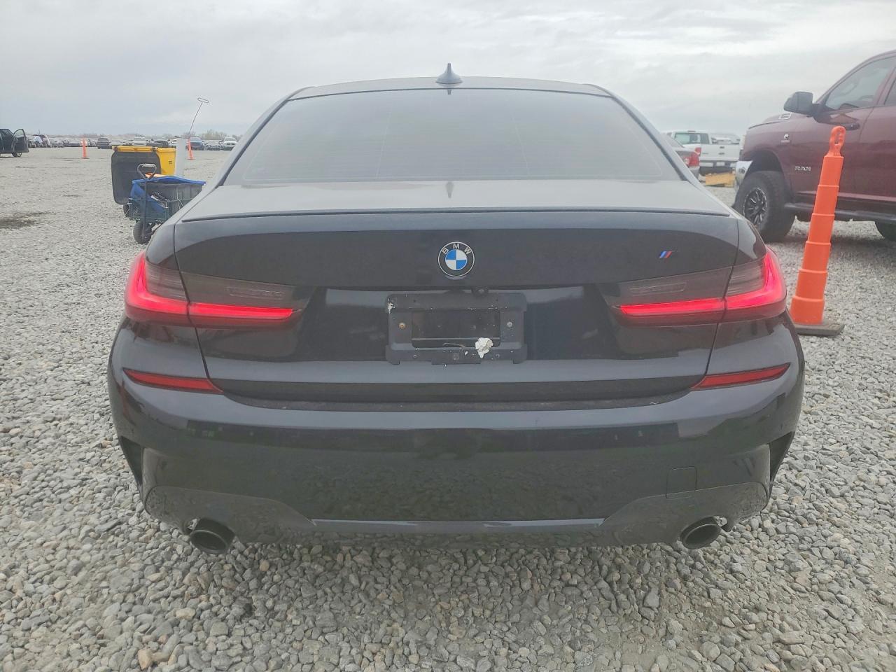 2022 BMW 330Xi - zdjęcie 6