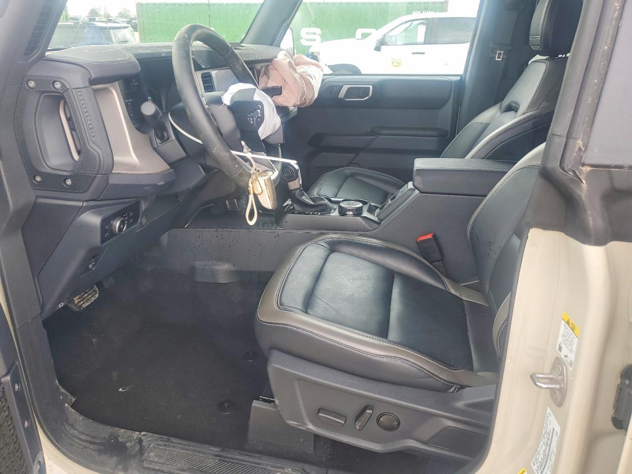 2025 Ford Bronco Outer Banks - zdjęcie 7